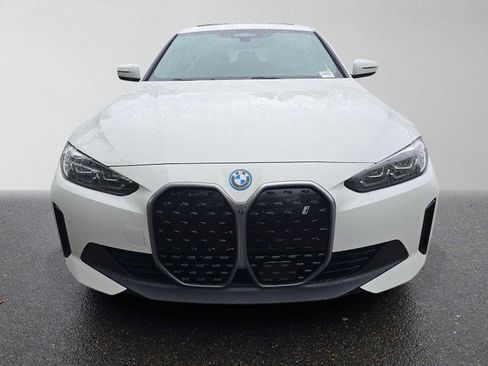 Used 2023 BMW i4 eDrive35 RWD image 8