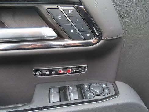 Used 2024 GMC Sierra 1500 AT4X image 12