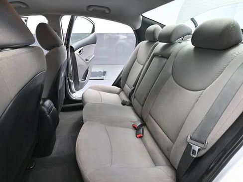 Used 2014 Hyundai Elantra SE FWD image 31