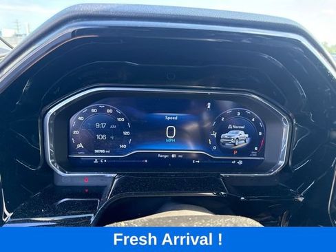 Used 2023 Chevrolet Silverado 1500 RST w/ Convenience Package II RWD image 4