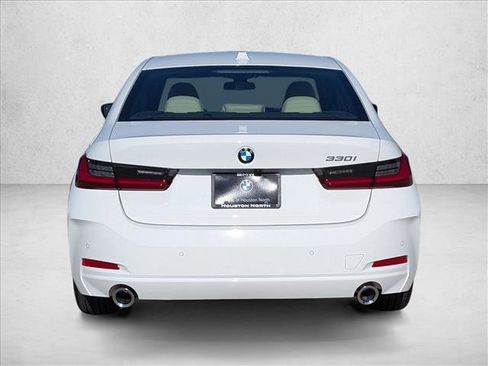 Used 2026 BMW 330i Sedan w/ Premium Package RWD image 5