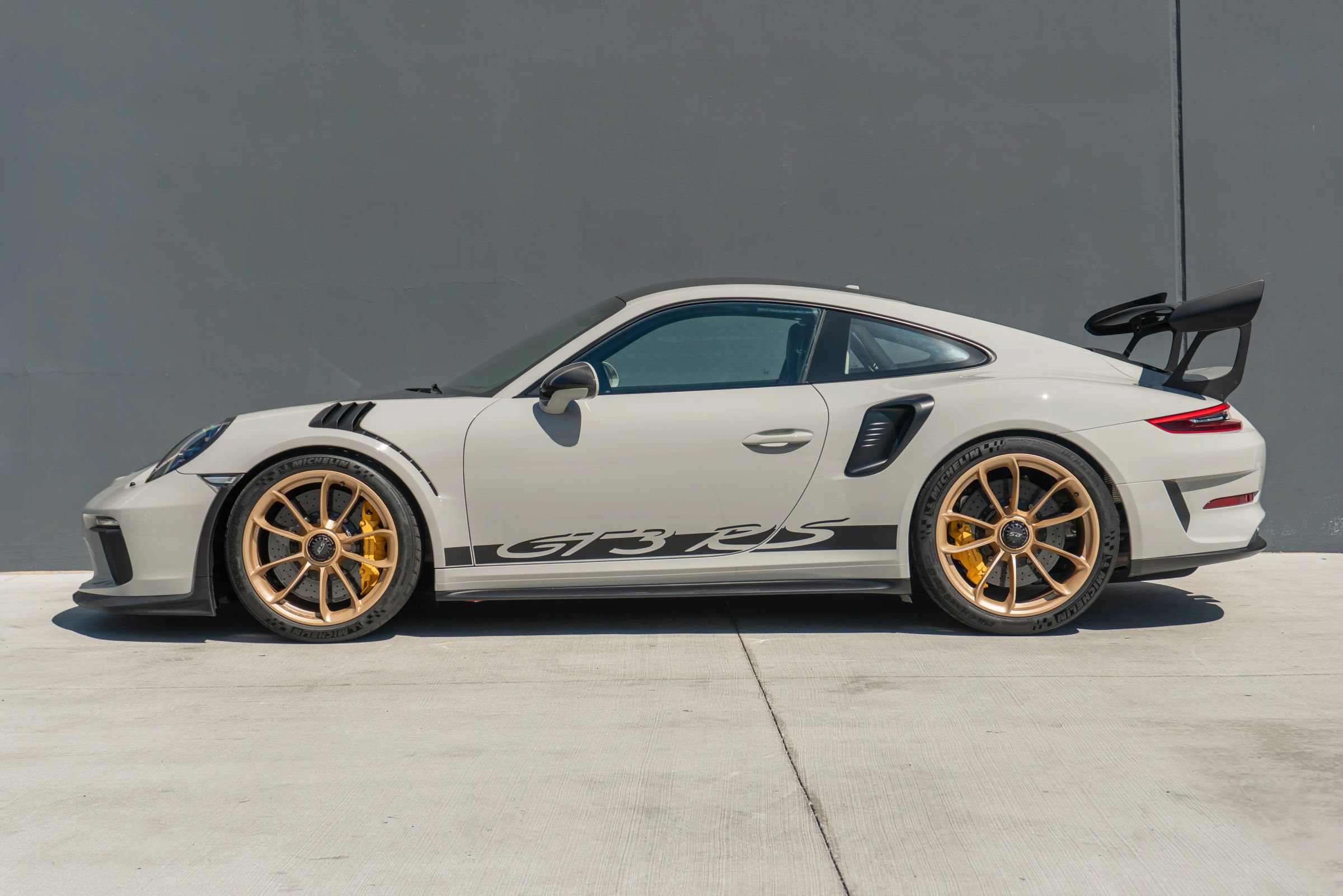 Used 2019 Porsche 911 GT3 RS RWD image 2