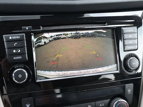 Used 2019 Nissan Rogue Sport SV image 11