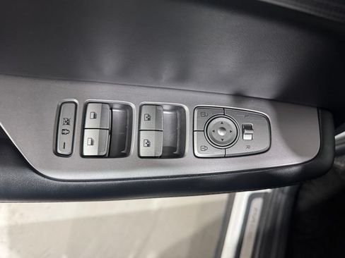 Used 2025 Hyundai Palisade Limited FWD image 18