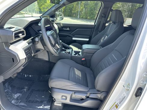 Used 2024 Toyota Tacoma TRD Off-Road image 16