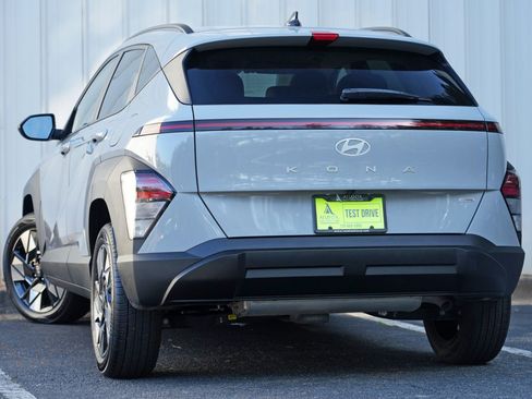 Used 2025 Hyundai Kona SEL AWD/4WD image 5