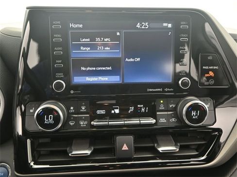 Used 2022 Toyota Highlander XLE image 7