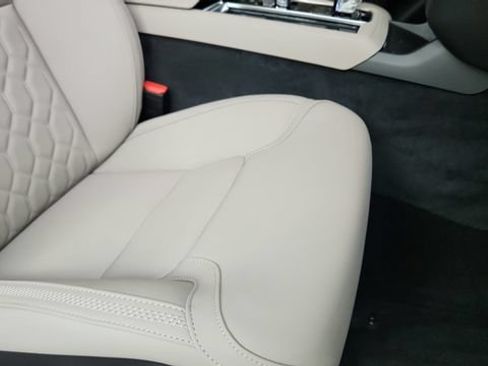 Certified 2026 Volvo XC90 B6 Plus w/ Protection Package Premier AWD/4WD image 39