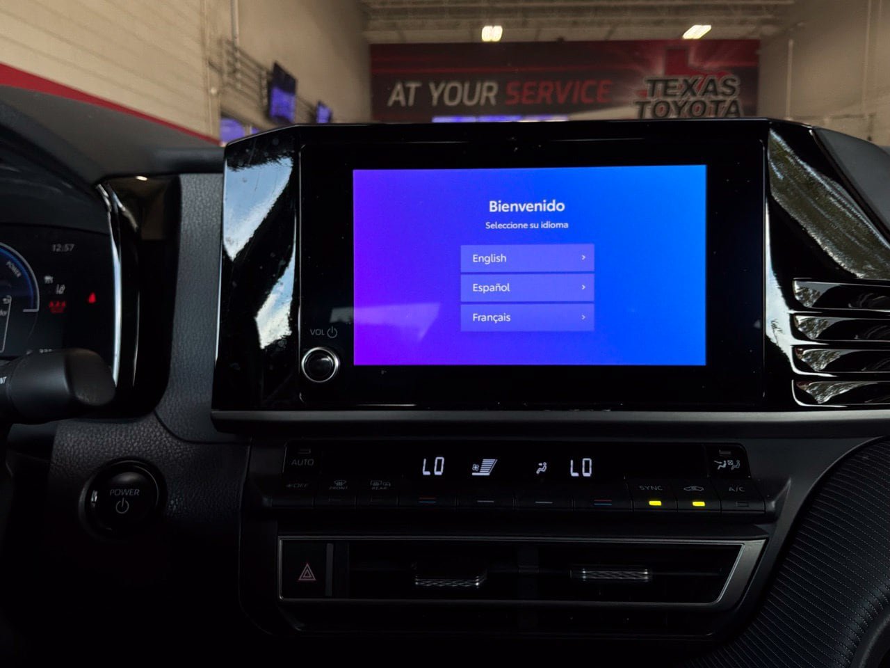 Used 2025 Toyota Camry SE w/ Convenience Package FWD image 27