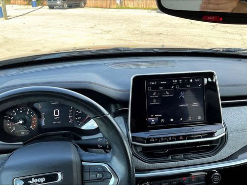 Used 2022 Jeep Compass Latitude w/ Convenience Group FWD image 13