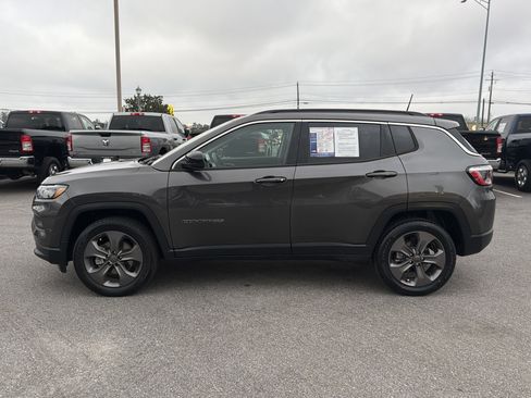 Used 2022 Jeep Compass Latitude w/ Sun and Sound Group image 9