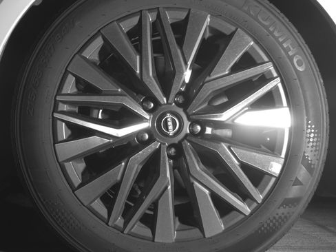 Used 2025 Nissan Altima 2.5 SV FWD image 12