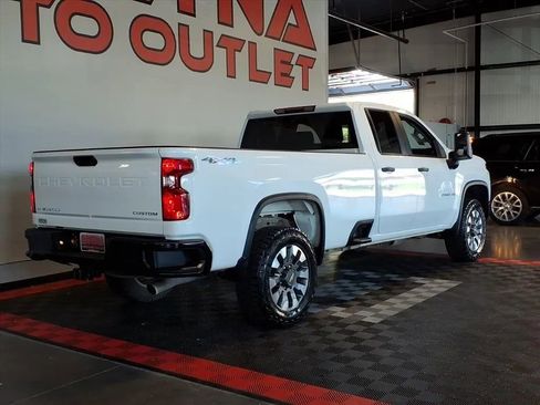 Used 2023 Chevrolet Silverado 2500 Custom w/ Custom Convenience Package AWD/4WD image 7