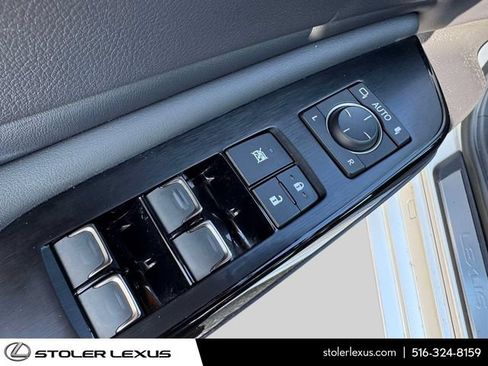 Used 2024 Lexus ES 350 w/ Premium Package FWD image 22
