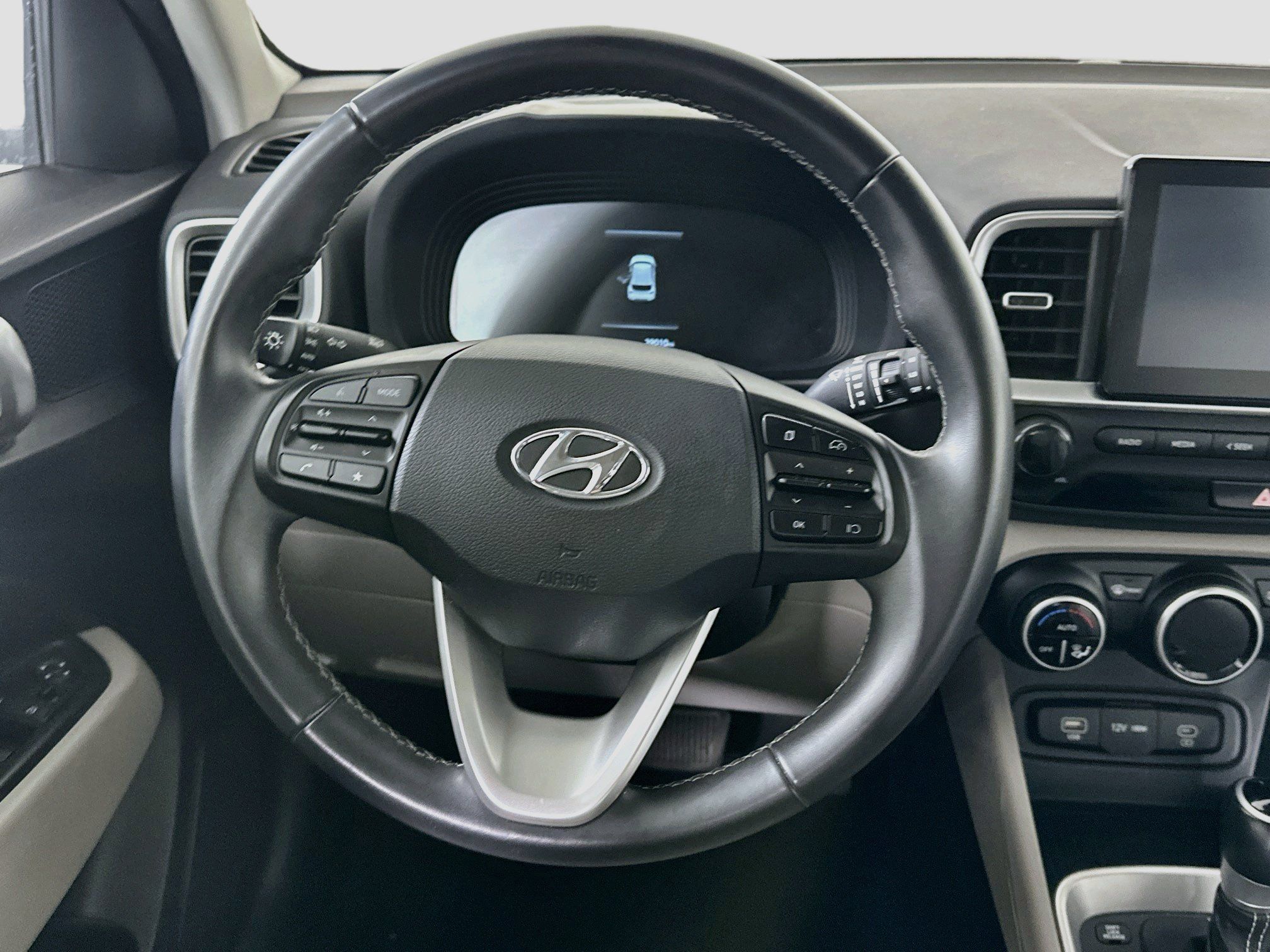 Used 2025 Hyundai Venue SEL FWD image 18