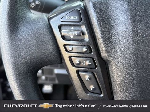 Used 2025 Nissan Frontier SV image 14