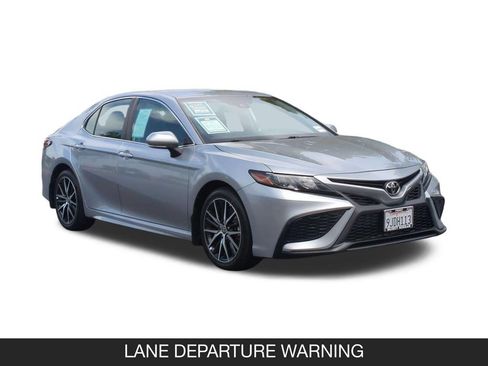 Used 2024 Toyota Camry SE FWD image 2