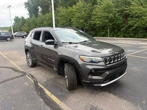 Used 2023 Jeep Compass Limited w/ Elite Group AWD/4WD image 4