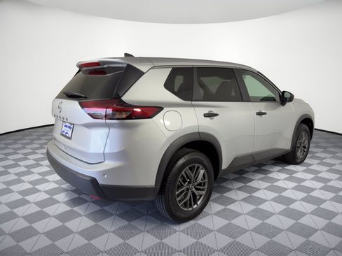 Used 2024 Nissan Rogue S FWD image 9