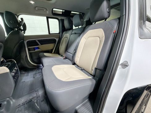 Used 2024 Land Rover Defender 110 X-Dynamic SE AWD/4WD image 21