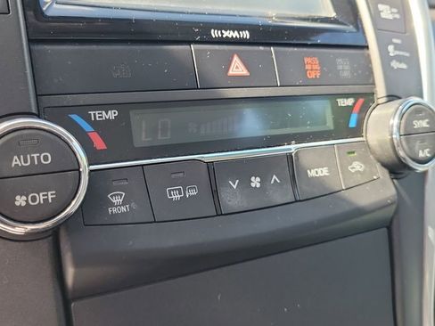 Used 2016 Toyota Camry XLE w/ Moonroof Package FWD image 14