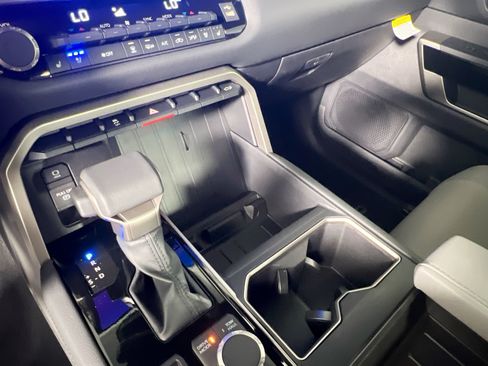 New 2026 Toyota Tundra Limited AWD/4WD image 25