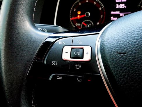 Used 2021 Volkswagen Jetta SE w/ SE Cold Weather Package image 13