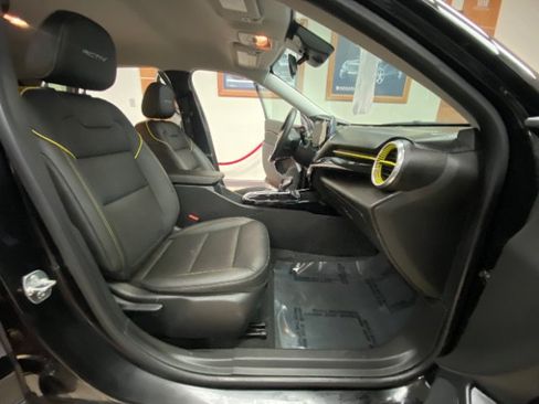 Used 2025 Chevrolet Trax ACTIV w/ Driver Confidence Package FWD image 13