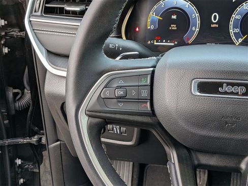 Certified 2024 Jeep Grand Cherokee Altitude image 19