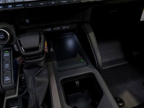 Used 2025 Toyota Land Cruiser image 59