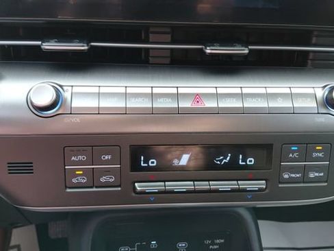 Used 2025 Hyundai Kona SEL AWD/4WD image 20