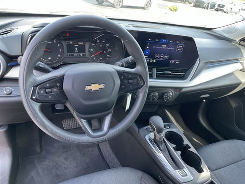Used 2024 Chevrolet Trax LS w/ Driver Confidence Package FWD image 9