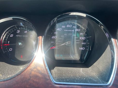 Used 2012 Ford Taurus Limited FWD image 7