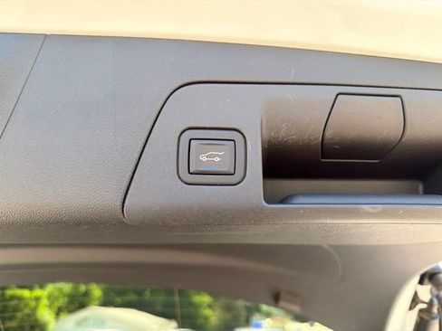 Certified 2023 Buick Envision Avenir AWD/4WD image 17