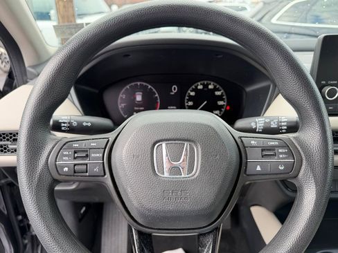 Used 2023 Honda HR-V LX image 8