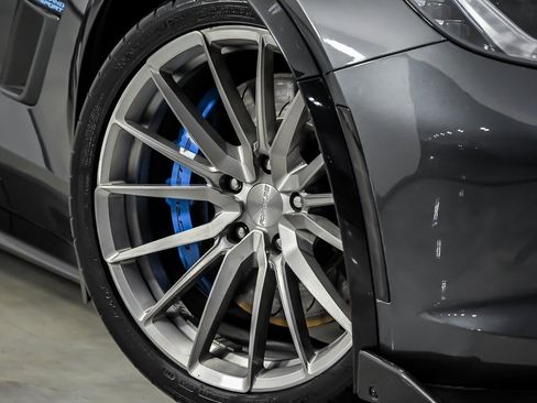 Used 2017 Chevrolet Corvette Grand Sport RWD image 3