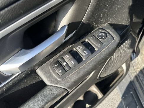 Used 2020 RAM 1500 Big Horn AWD/4WD image 19