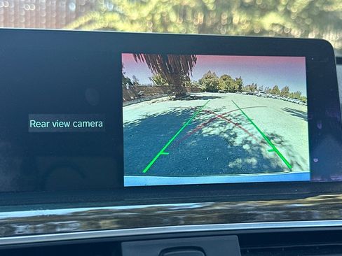 Used 2018 BMW 320i Sedan w/ Convenience Package RWD image 24