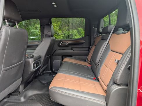 Used 2023 Chevrolet Silverado 1500 High Country w/ High Country Premium Package AWD/4WD image 27