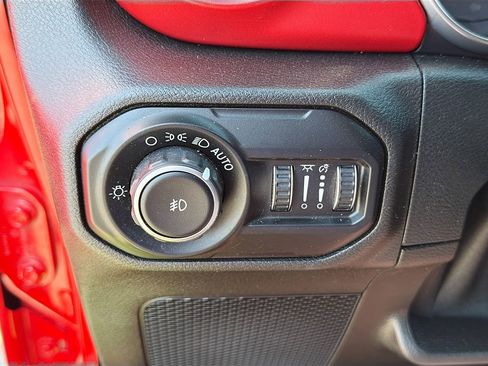 Used 2018 Jeep Wrangler Unlimited Rubicon AWD/4WD image 23