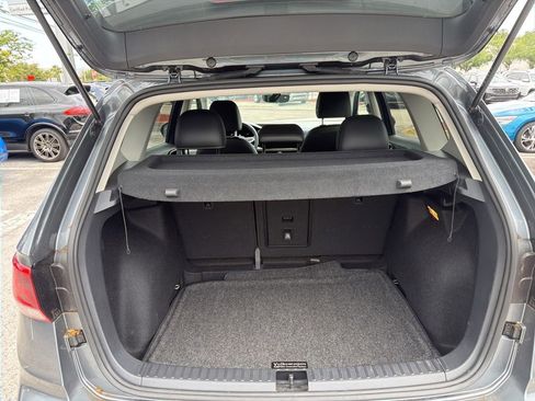 Certified 2023 Volkswagen Taos SE w/ Black Wheel Package FWD image 16
