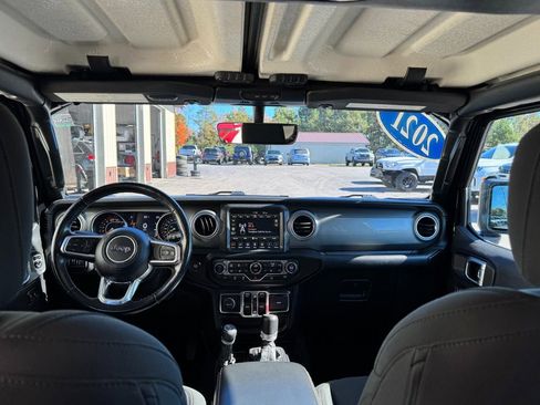 Used 2021 Jeep Wrangler Unlimited Sahara w/ Uconnect 4C Nav & Sound Group image 30