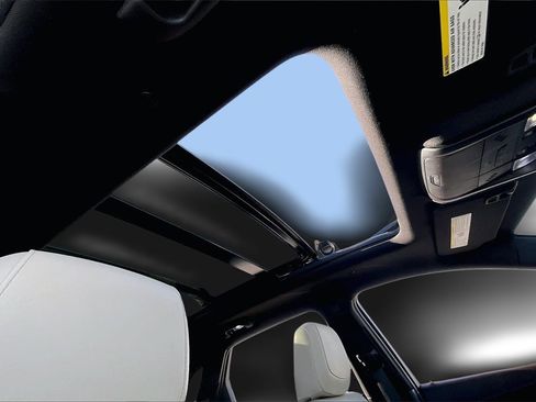 Used 2018 Cadillac XT5 Premium Luxury w/ Driver Assist Package image 17