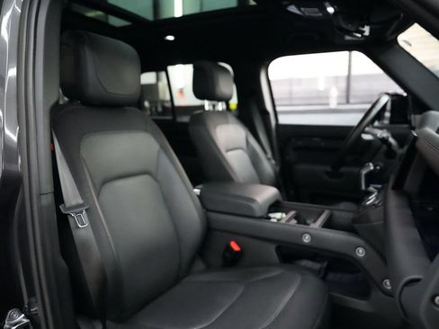 Used 2023 Land Rover Defender 130 X-Dynamic SE AWD/4WD image 37