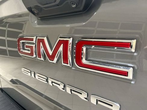 Used 2024 GMC Sierra 1500 SLE AWD/4WD image 19