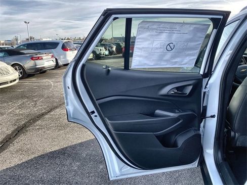 Used 2026 Chevrolet Trax LT image 24