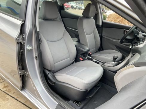 Used 2013 Hyundai Elantra GLS w/ Preferred Pkg image 19