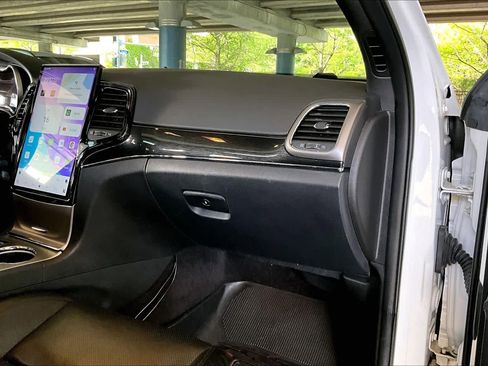 Used 2018 Jeep Grand Cherokee Trailhawk w/ Trailhawk Luxury Group image 18