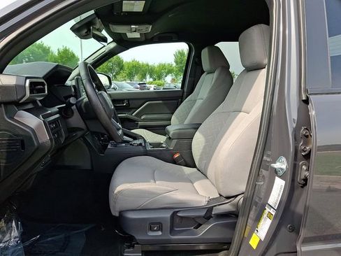 Used 2025 Toyota Tacoma SR5 AWD/4WD image 13