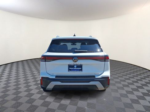 Certified 2026 Volkswagen Tiguan SE AWD/4WD image 6